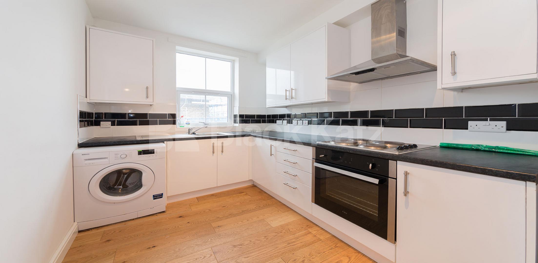 			STUNNING SPACIOUS SPLIT LEVEL 3 BEDROOM FLAT, 3 Bedroom, 1 bath, 1 reception Flat			 Springdale Road N16, NEWINGTON GREEN-STOKE NEWINGTON